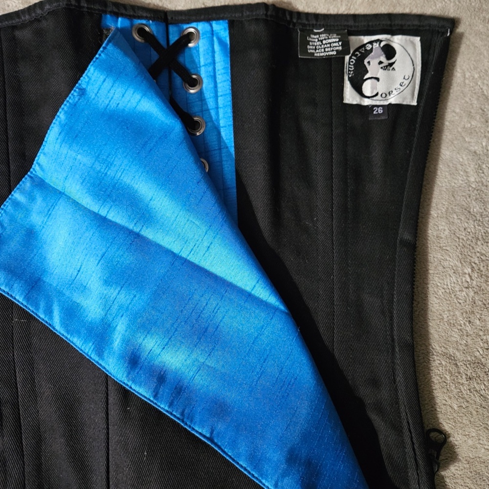 Star Trek Science Officer Uniform Corset 26" MED - Picture 4 of 15